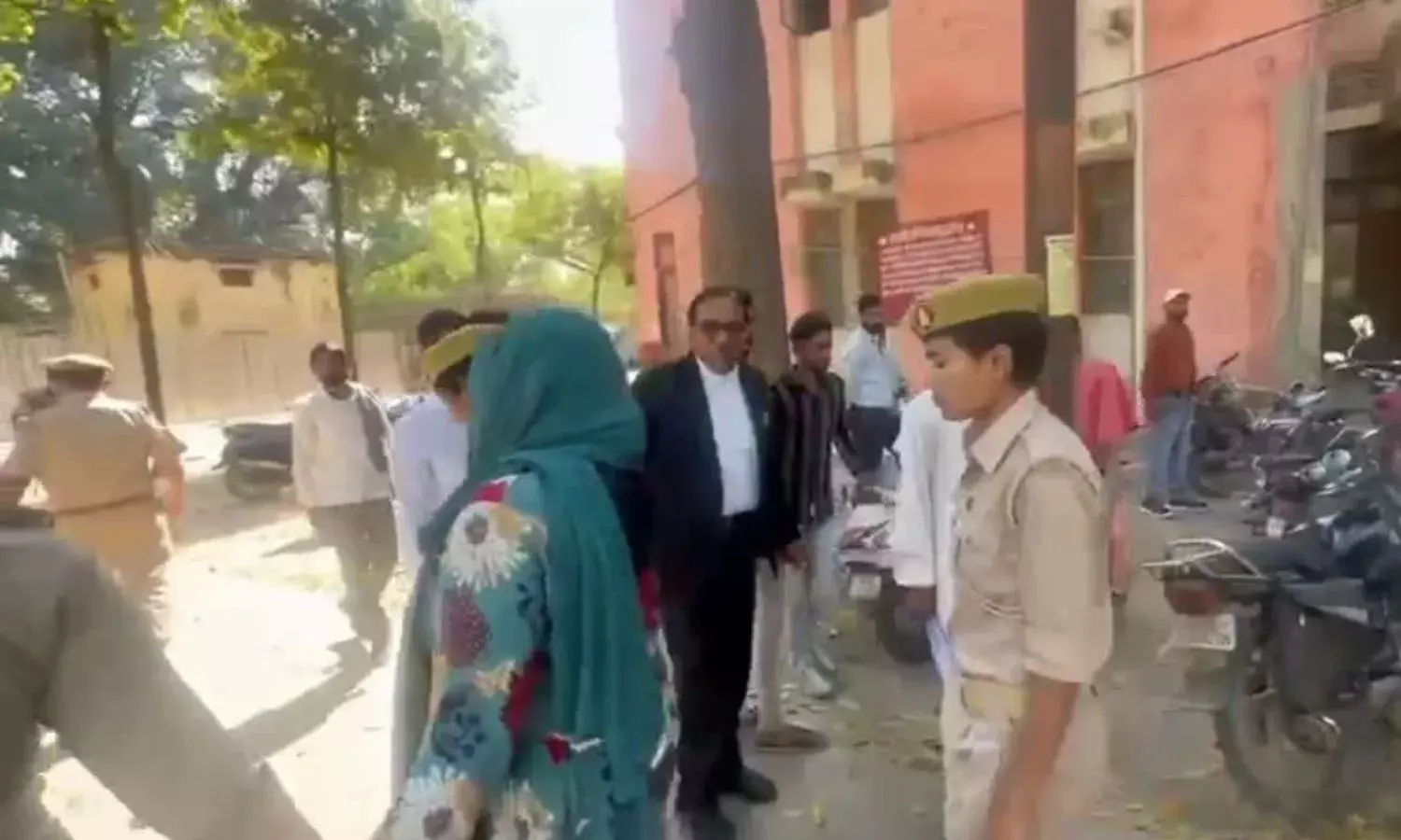 गर्लफ्रेंड-बॉयफ्रेंड को फांसी की सजा, पुराने प्रेमी को बर्थ-डे पार्टी में बुलाकर कर दी थी हत्या…