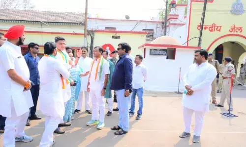 सेंट्रल जेल में बंद कवासी लखमा से मिलने पहुंचे सचिन पायलट, साय सरकार पर लगाए आरोप