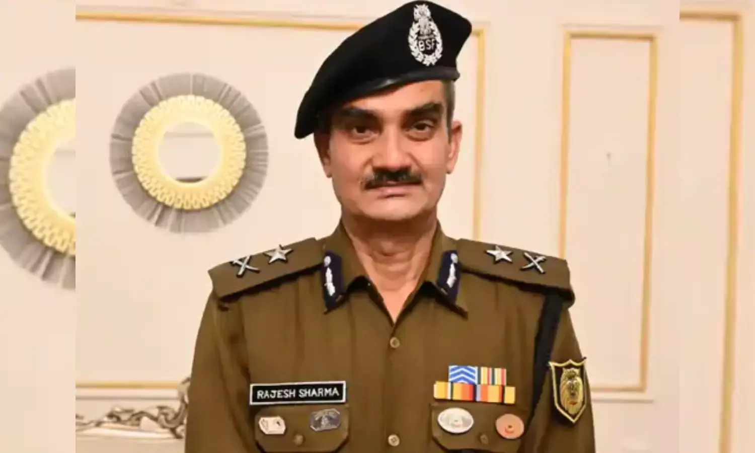BSF IG राजेश शर्मा का हार्ट अटैक से निधन BSF IG राजेश शर्मा का हार्ट अटैक से निधन