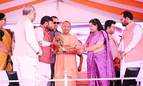 बहराइच में सीएम योगी बोले - देशद्रोही स्वीकार नहीं