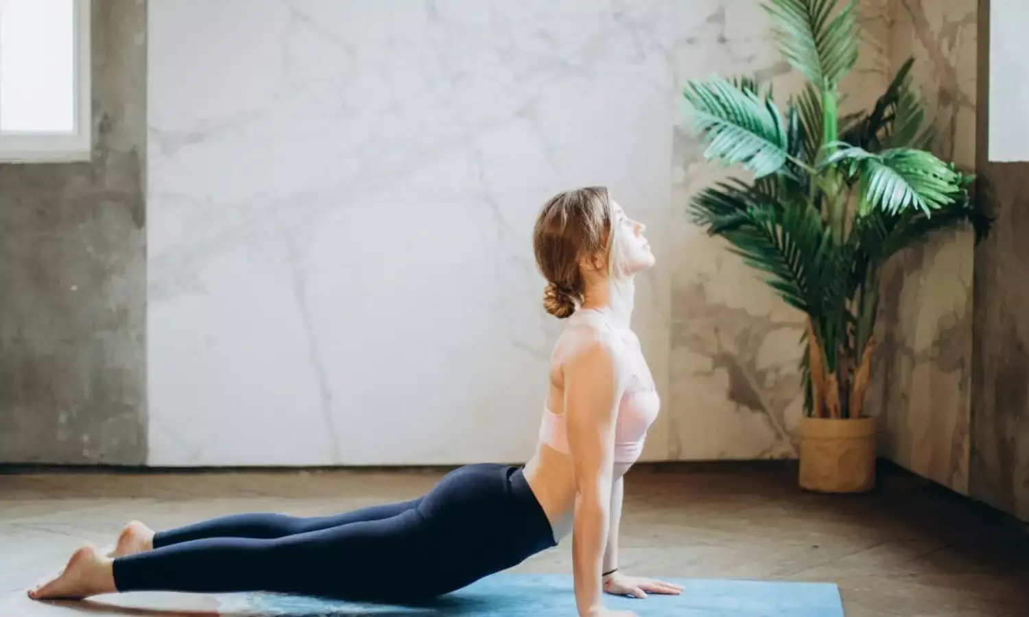 रात को नहीं आती नींद? ये योगासन करेंगे आपकी मदद