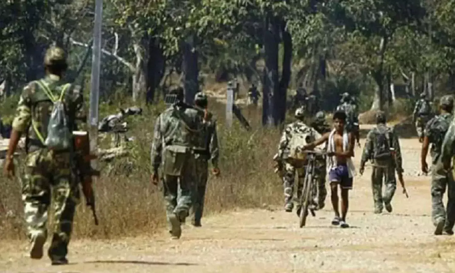 गरियाबंद पुलिस ने नक्सलियों के ठिकानों को किया ध्वस्त, 8 लाख नकद के साथ विस्फोटक सामग्री बरामद