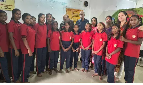 अनिवार्य है गायत्री मंत्र और हनुमान चालीसा का पाठ करना