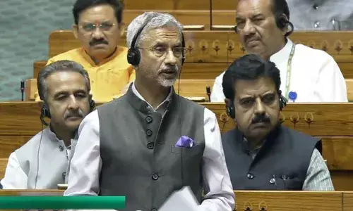 लोकसभा में पाकिस्तान का जिक्र, विदेश मंत्री बोले अल्पसंख्यकों पर हो रहे अत्याचार पर भारत की बारीक नजर