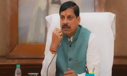 मध्यप्रदेश के बड़े अफसरों पर गिरी गाज, 4 निलंबित और 2 को मिला नोटिस