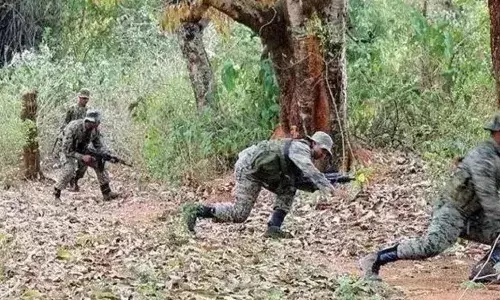 सुकमा में सुरक्षा बलों और नक्सलियों के बीच मुठभेड़, अब तक क़रीब 16 नक्सली ढेर