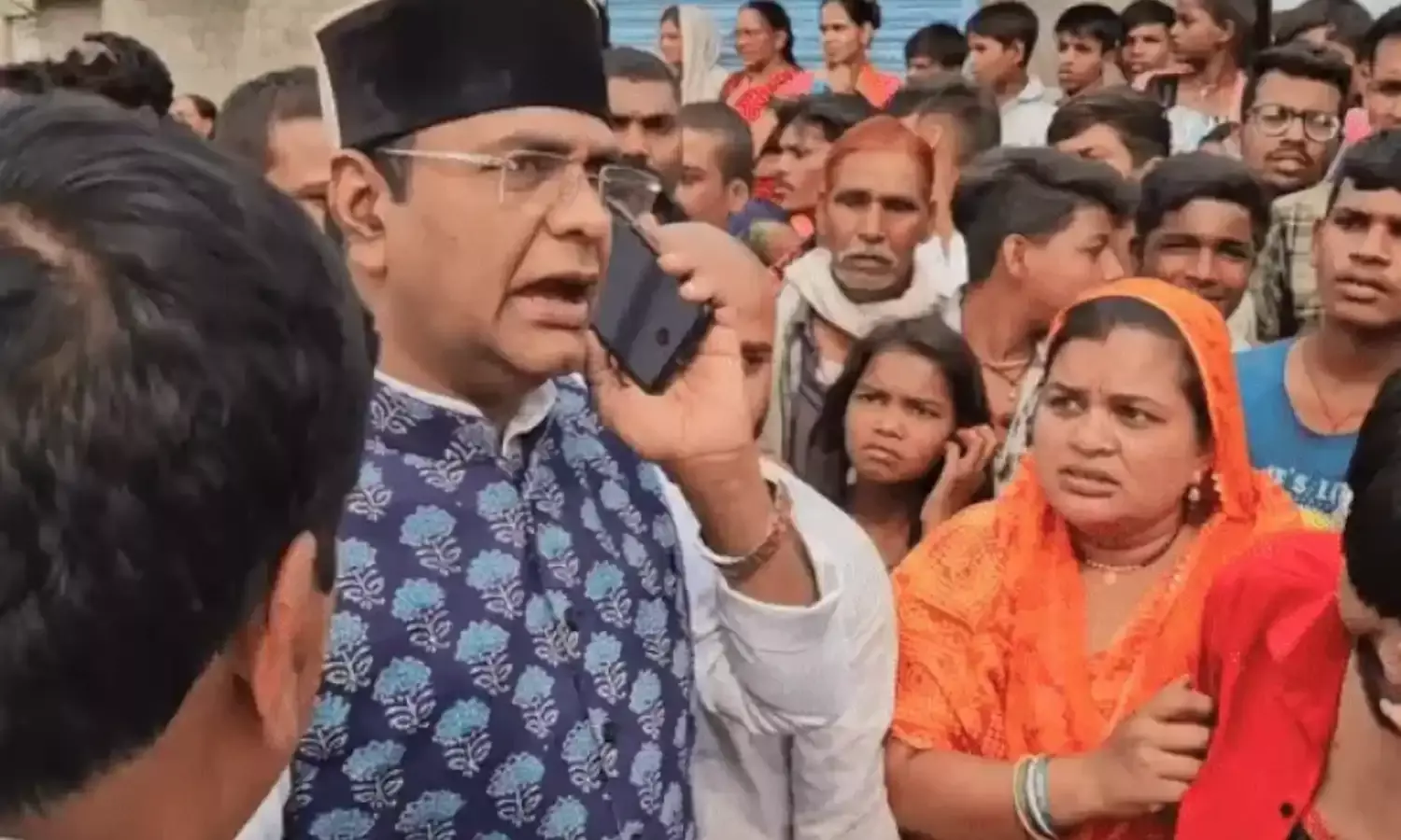 आग की लपटों में झुलसता रहा घर, दमकल नहीं पहुंची; मंत्री सारंग ने निगम कमिश्नर को लगाई फटकार…