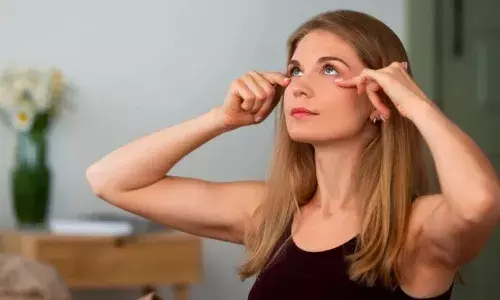 आंखों की रोशनी को बढ़ती उम्र में भी सुरक्षित रखने के लिए इन 5 तरीकों को अपनाएं