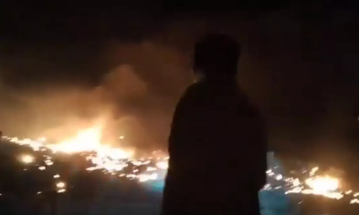 जामनगर में फाइटर प्लेन क्रैश, पायलट की मौत, दूर - दूर तक दिखी आग की लपटें