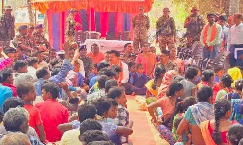 नक्सलियों के गढ़ में डिप्टी सीएम विजय शर्मा की चौपाल, रायगुड़म में सुनीं लोगों की समस्याएं