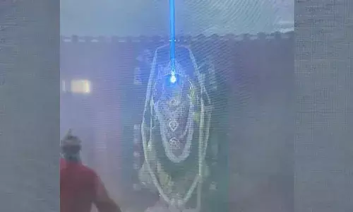 रामलला का दिव्य, भव्य और अलौकिक सूर्य तिलक, मस्तक पर पड़ी सूर्य की किरणें रामलला का दिव्य, भव्य और अलौकिक सूर्य तिलक, मस्तक पर पड़ी सूर्य की किरणें