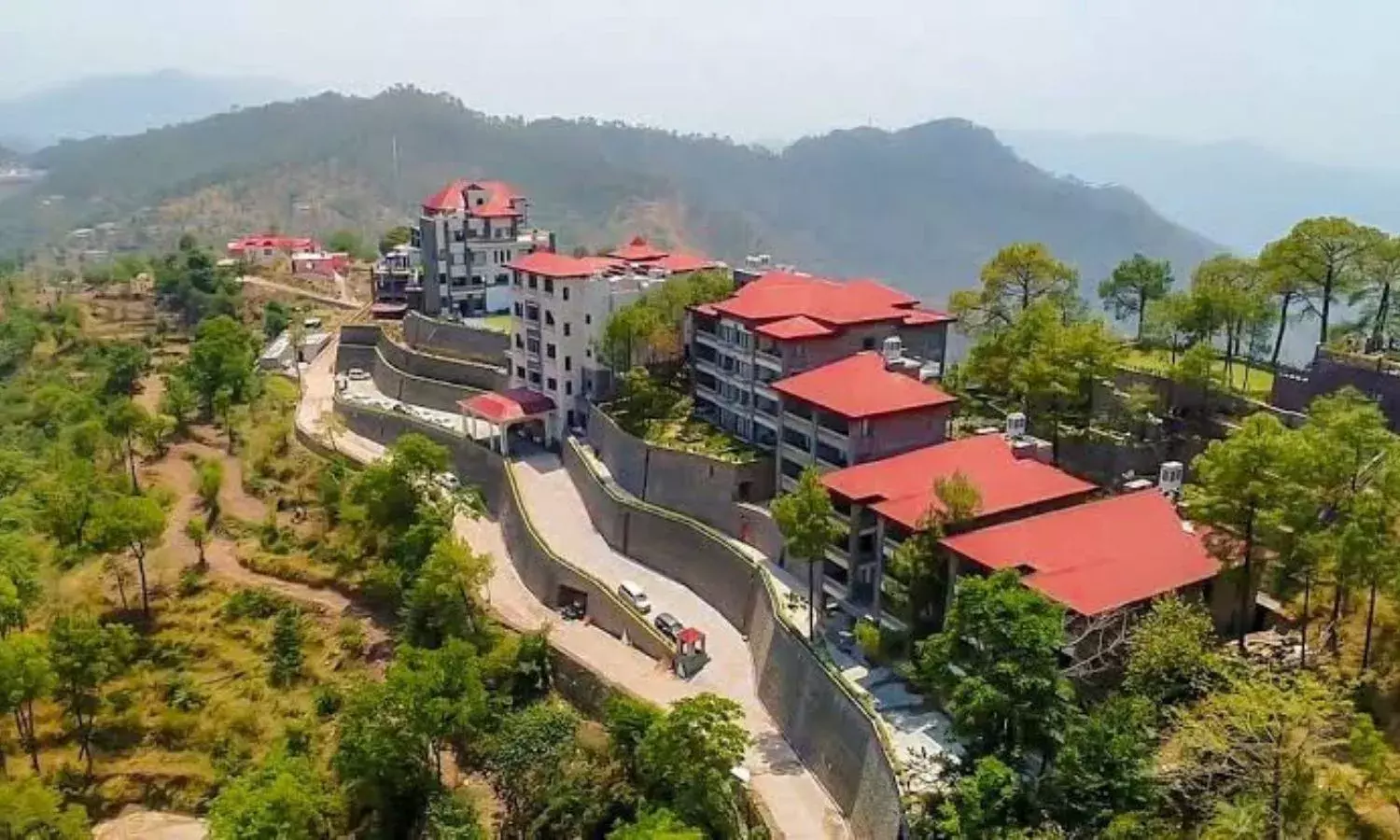 अप्रैल के महीने में चंडीगढ़ के पास की इन जगहों पर घूमने का बनाएं प्लान, वीकेंड बनेगा वंडरफुल