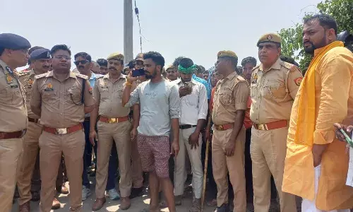 हथगाम थाना क्षेत्र के अखरी गांव का मामला, तीन हत्याओं से दहला इलाका…