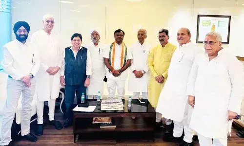 अहमदाबाद में शुरू हुआ कांग्रेस का राष्ट्रीय अधिवेशन, BJP बोली ये घोटालेबाजों का अधिवेशन