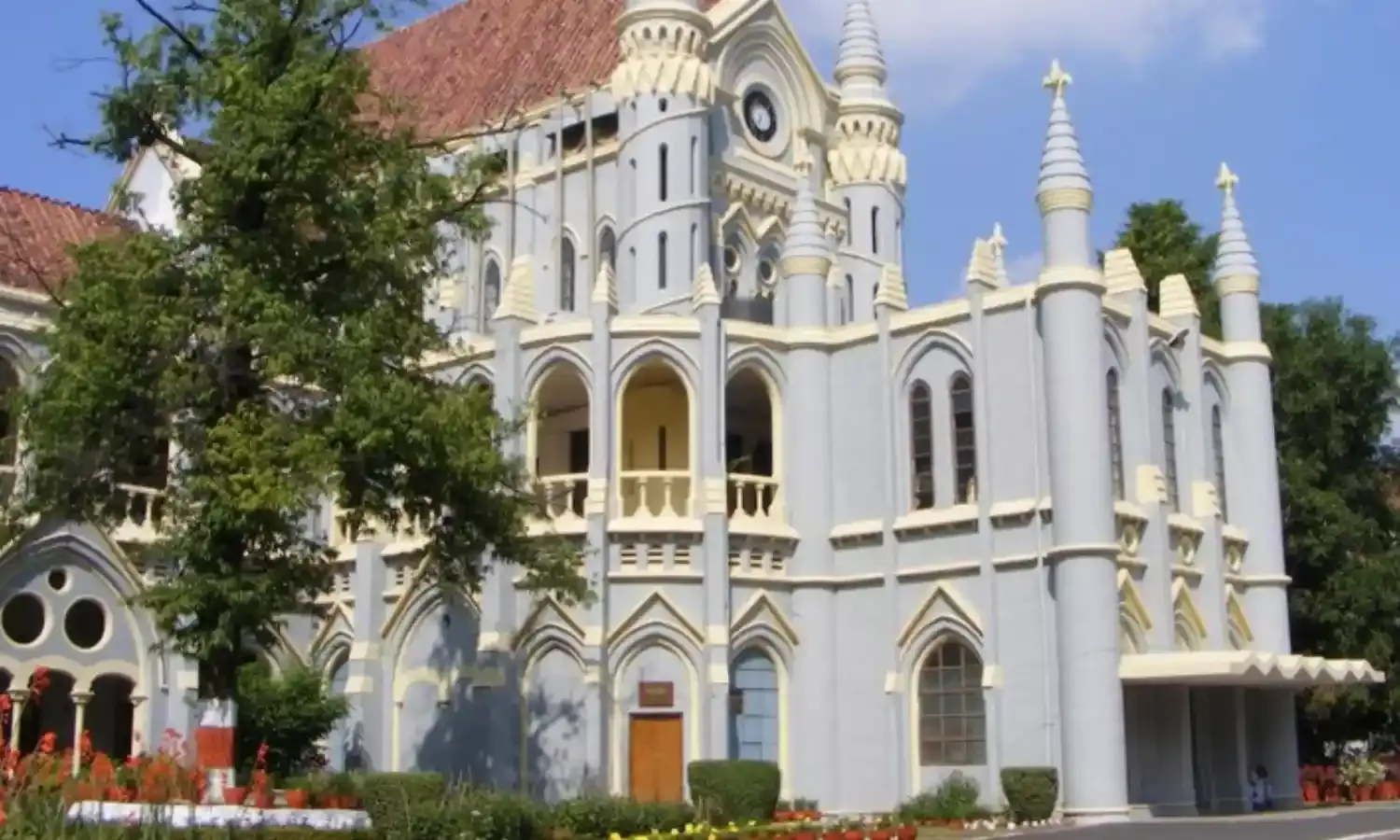 नर्सिंग कॉलेजों की मान्यता संबंधी मूल दस्तावेज पेश करें नर्सिंग कॉलेजों की मान्यता संबंधी मूल दस्तावेज पेश करें