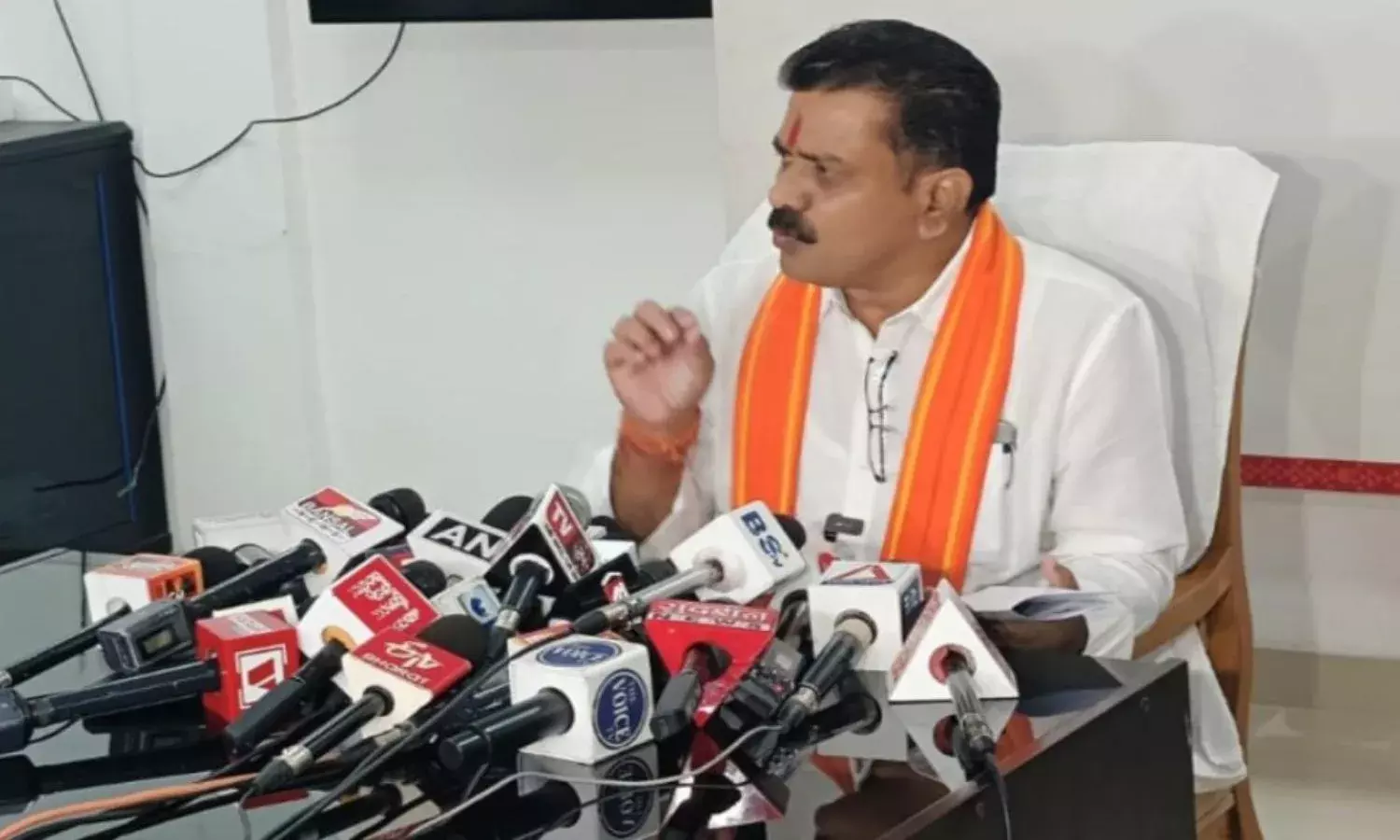 नक्सली शांति वार्ता पर गृहमंत्री विजय शर्मा का बड़ा बयान, बोले- चर्चा करनी है तो मुख्यधारा में लौटना होगा