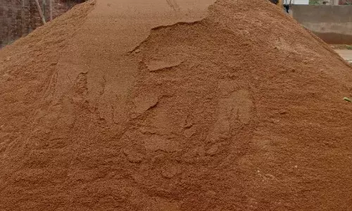 ग्वालियर में रेत ठेकेदार लगा रहा शासन को करोड़ों का चूना…