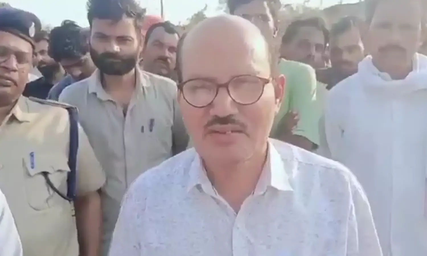 पन्ना जिले के तहसीलदार साहब बोले - आबकारी कर से ही चलती हैं शासन की योजना पन्ना जिले के तहसीलदार साहब बोले - आबकारी कर से ही चलती हैं शासन की योजना