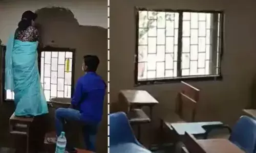 गर्मी में DU प्रिंसिपल ने निकाला ठंडक पाने का खास तरीका, क्लास रूम में किया गोबर से लेप