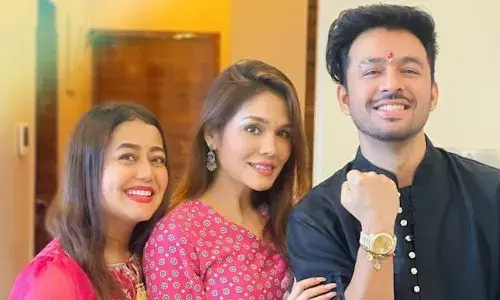 सोनू कक्कड़ से पहले भी ये सेलिब्रिटी कर चुके है भाई - बहनों से रिश्ता खत्म, जानिए सोनू कक्कड़ से पहले भी ये सेलिब्रिटी कर चुके है भाई - बहनों से रिश्ता खत्म, जानिए