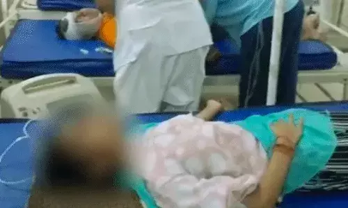 नाबालिग भाई - बहन से की मारपीट, बच्ची के प्राइवेट पार्ट पर चोट, लड़के के सिर में पांच टांके