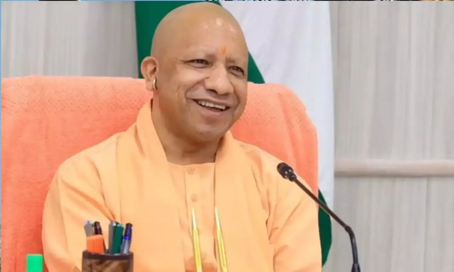 यूपी में बड़ा प्रशासनिक फेरबदल, 33 आईएएस और तीन आईपीएस के हुए तबादले