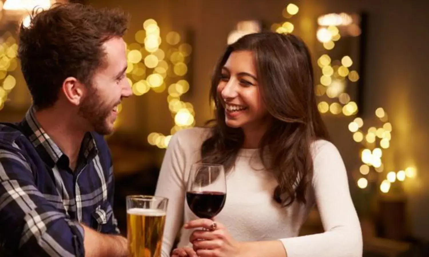 GenZ के दौर में बदल रहा रिलेशनशिप का ट्रेंड, आखिर किस बला का नाम है नैनोशिप, जानिए