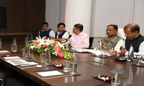 सीएम साय के साथ बड़े उद्योगपतियों की बैठक, वस्त्र, पर्यटन और स्वास्थ्य में बड़ा दांव सीएम साय के साथ बड़े उद्योगपतियों की बैठक, वस्त्र, पर्यटन और स्वास्थ्य में बड़ा दांव