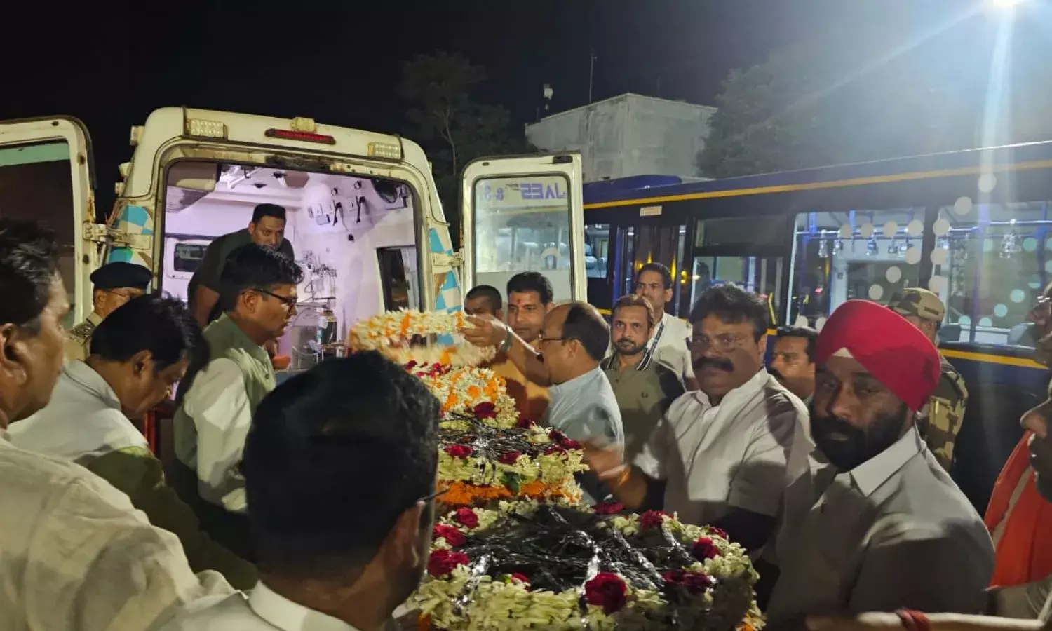 पहलगाम में हिन्दू पर्यटकों के नरसंहार पर फूटा गुस्सा