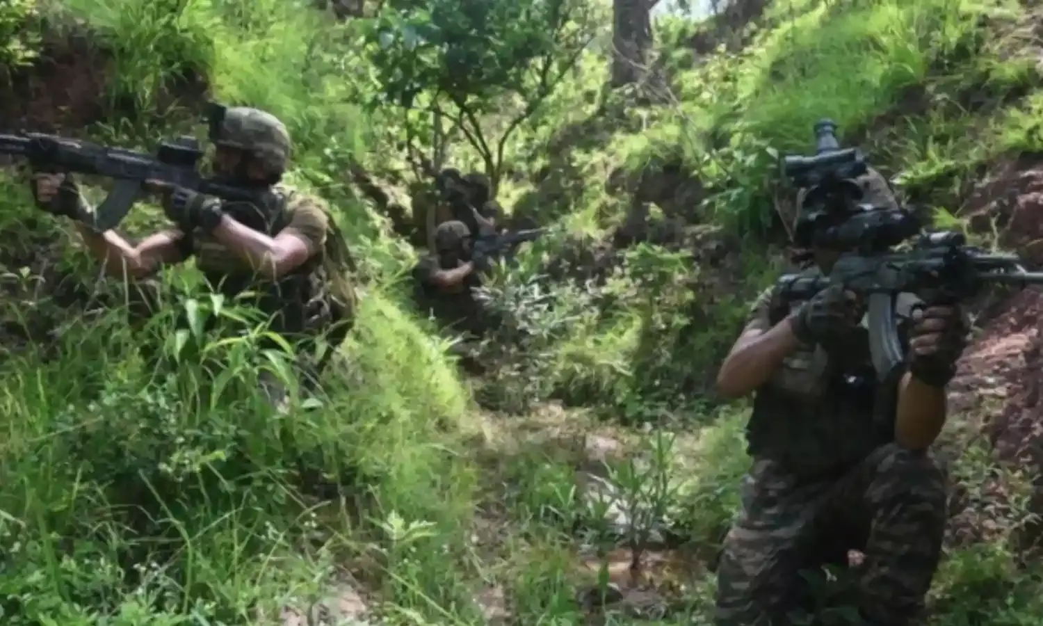 जम्मू-कश्मीर के उधमपुर में एनकाउंटर जारी, 1 जवान शहीद