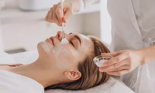 गर्मियों में चेहरे की रौनक बनाए रखने के लिए आजमाएं कच्चा दूध, जानिए आसान तरीके गर्मियों में चेहरे की रौनक बनाए रखने के लिए आजमाएं कच्चा दूध, जानिए आसान तरीके