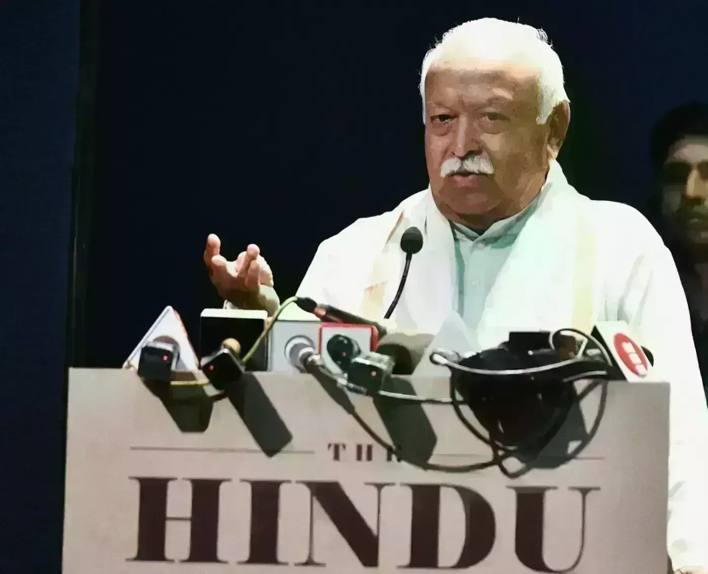 अहिंसा की नई और सार्थक परिभाषा गढ़ते डॉ मोहन भागवत