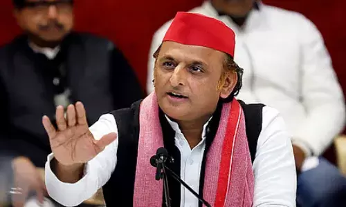 सपा मुखिया ने डॉ.आंबेडकर के साथ वाली तस्वीर पर मानी गलती…