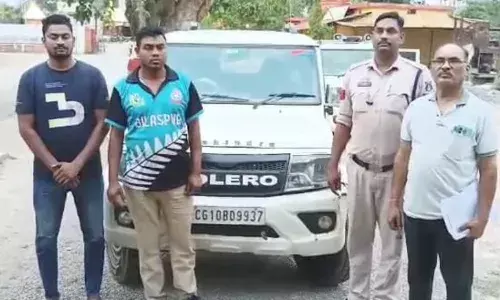 आरक्षक खुद को टीआई बताकर कर रहा था अवैध वसूली, सक्ती पुलिस ने रंगे हाथों पकड़ा