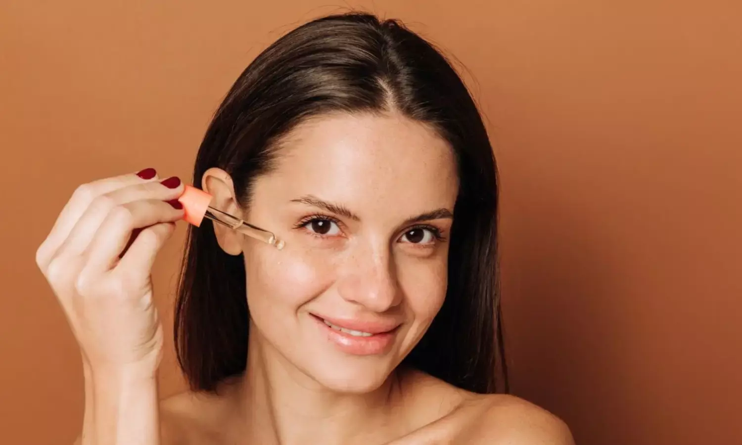 गर्मियों में घर पर बनाएं विटामिन C फेस सीरम, मिलेगा जबरदस्त निखार