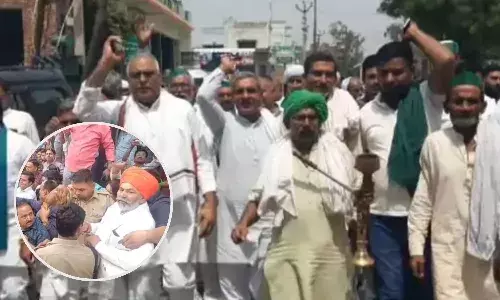 राकेश टिकैत पर हमले के विरोध में सड़कों पर उतरे किसान, पंचायत में शामिल होने के लिए रवाना