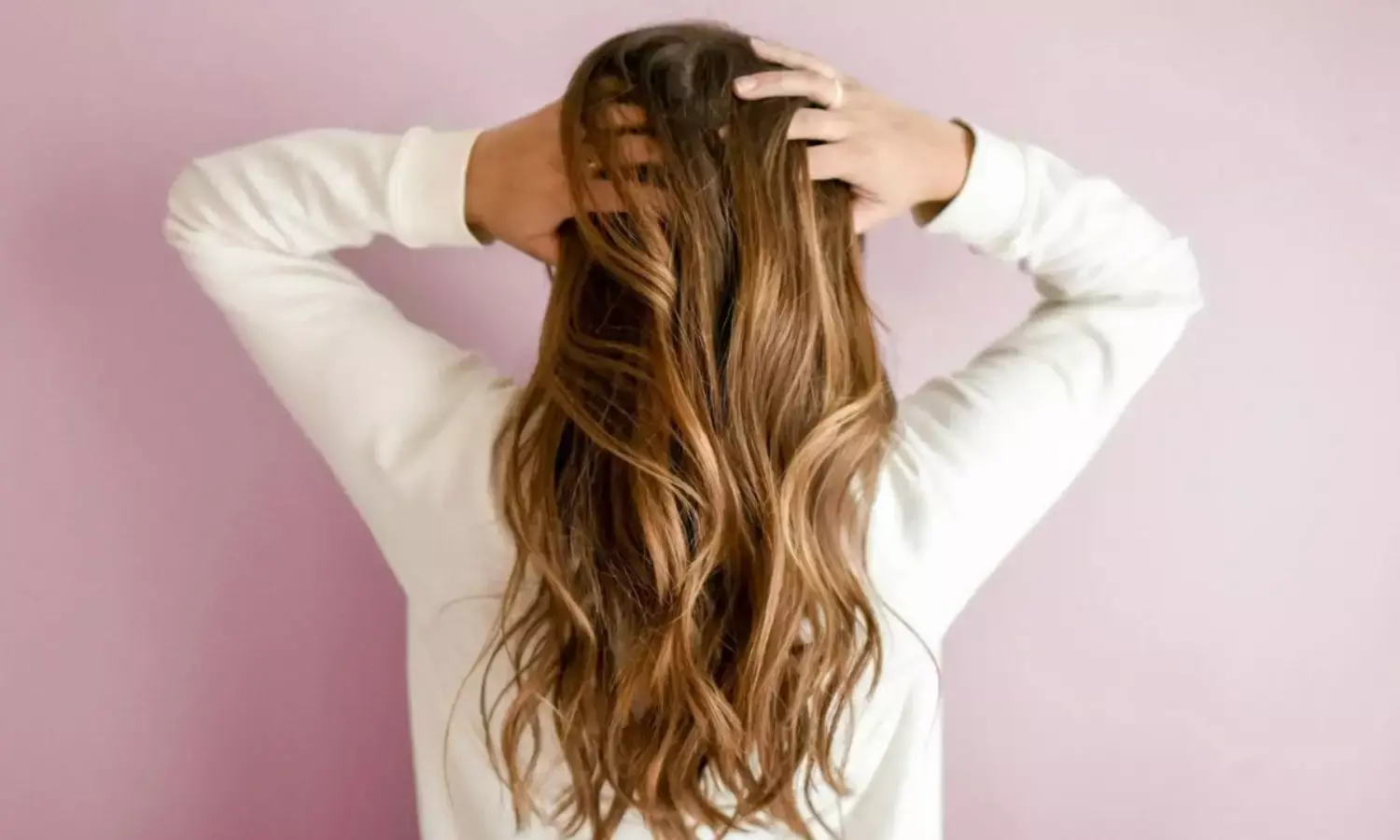 बालों को सिल्की और सॉफ्ट बनाने के लिए जरूर अपनाएं ये घरेलू उपाय, दिखेगा कमाल का असर