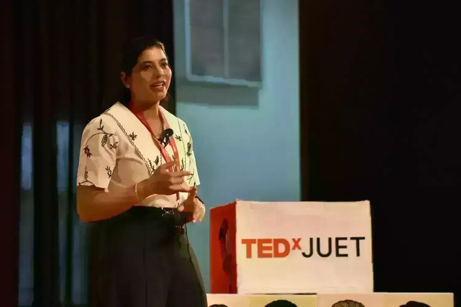 भावना डेहरिया ने TEDx मंच से दिया नया शब्द, जहाँ रोमांच के साथ खतरा मौजूद हो