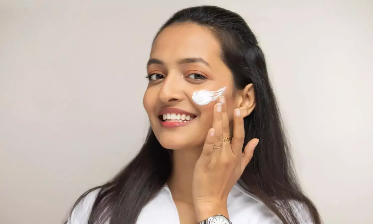 चेहरे पर बस इसे लगाने से आएगा ग्लो, पिंपल्स और दाग- धब्बे होंगे दूर