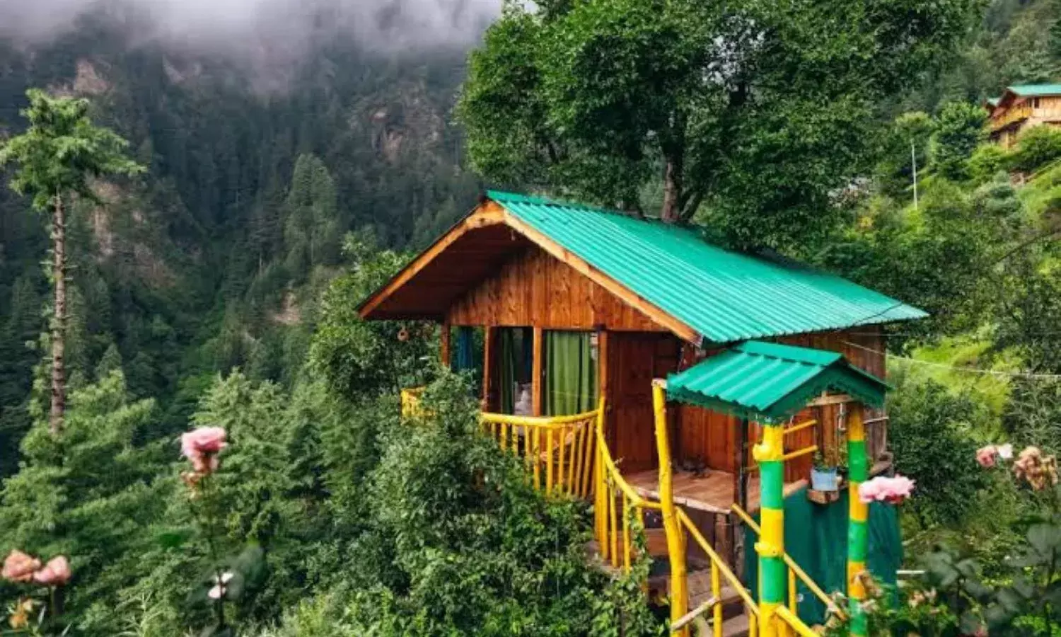 गर्मियों के मौसम में इन ऑफबीट जगहों पर घूमने का बनाएं प्लान, जानिए इनकी खासियत