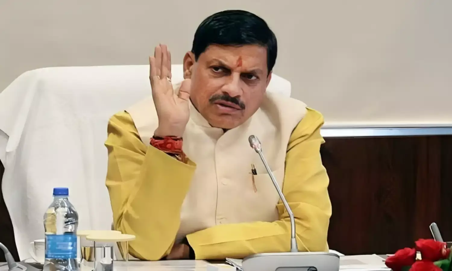 सीएम डॉ. मोहन यादव की ऑफिसर्स को खरी - खरी