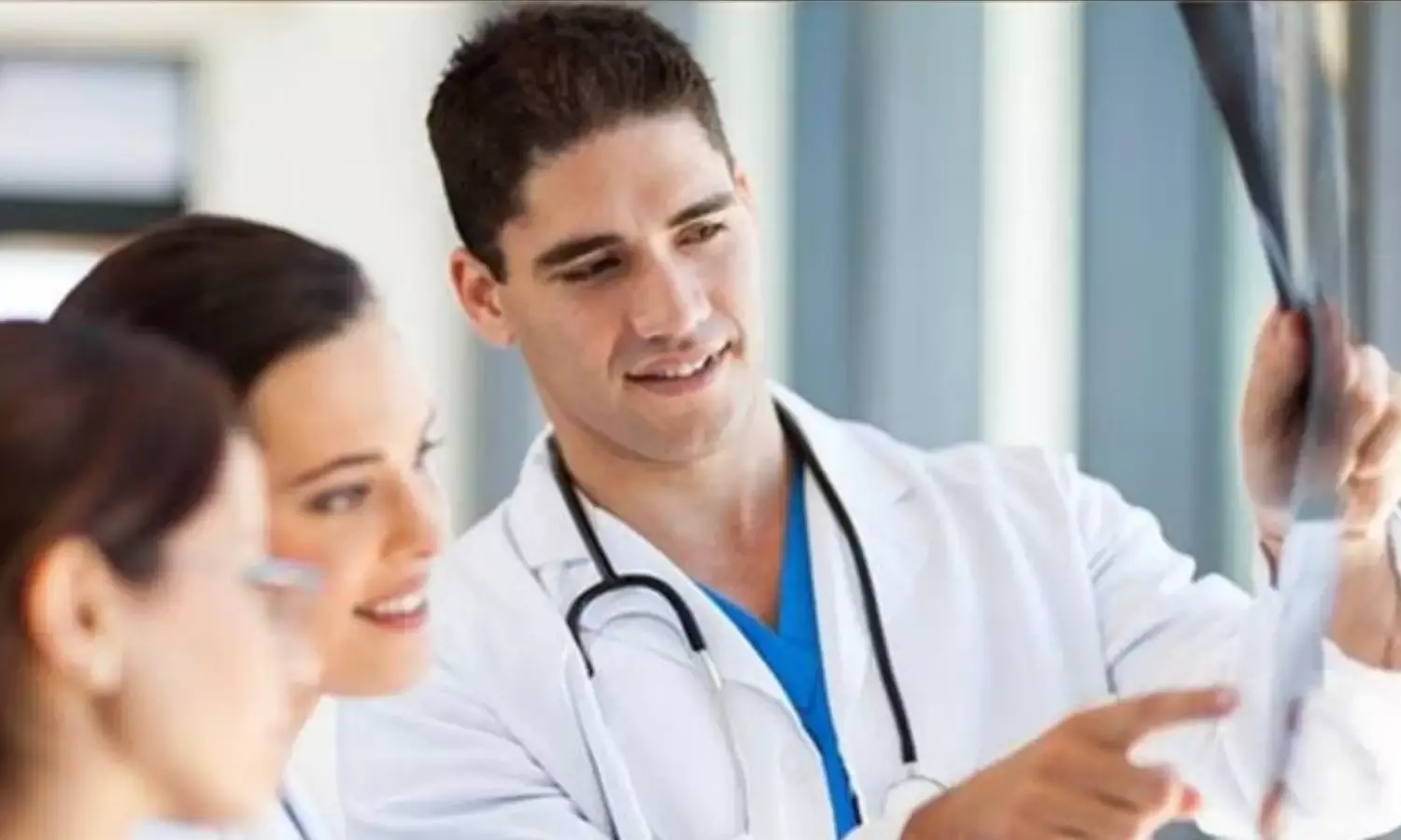 इस राज्य में सरकारी डॉक्टर बनने का सुनहरा अवसर, 4500 पदों की निकली भर्ती, जानिए कितनी मिलेगी सैलरी