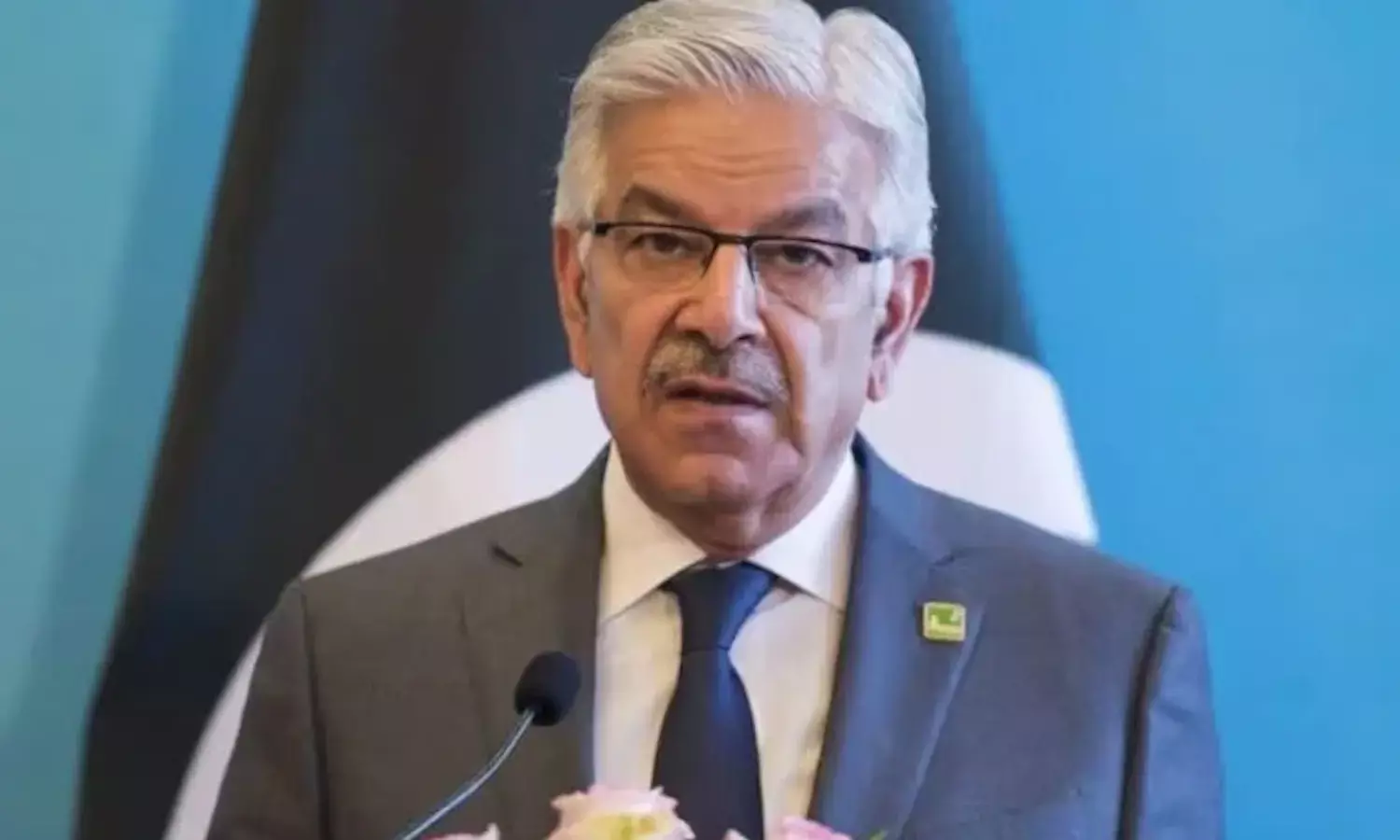 पाकिस्तान के रक्षा मंत्री ख्वाजा आसिफ मुनीर