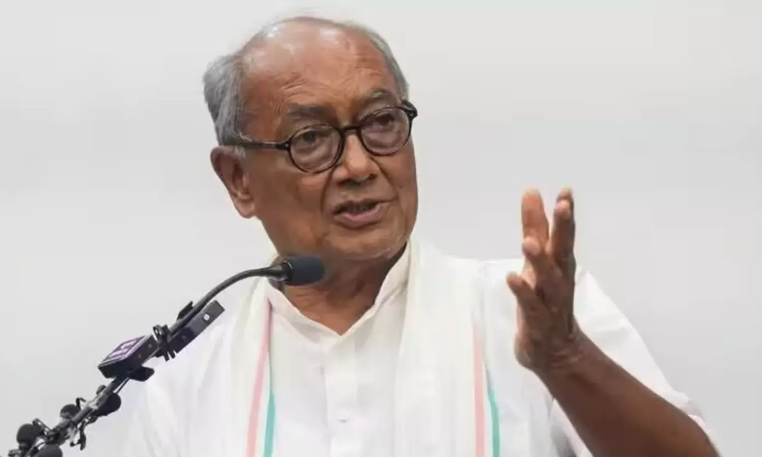 सरकारी कृषि महाविद्यालय डीन को हटाने के लिए दिग्विजय सिंह ने राज्यपाल को लिखा पत्र, कहा - तत्काल लें संज्ञान