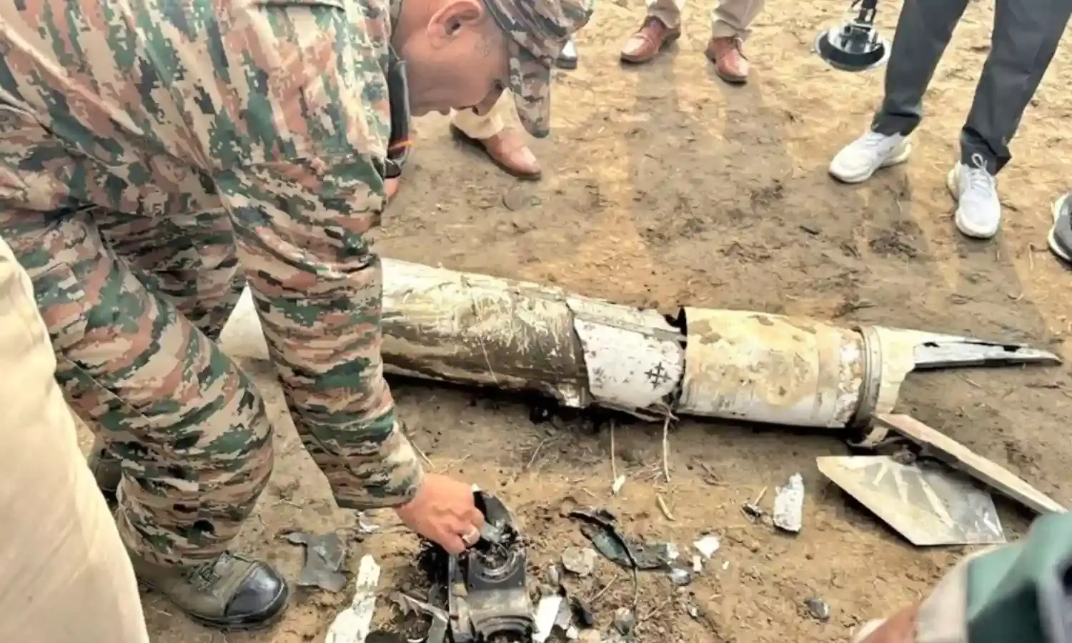 अमृतसर में मिले चीन निर्मित मिसाइल के टुकड़े, भारत के एयर डिफेंस सिस्टम ने हवा में कर दिए थे नष्ट