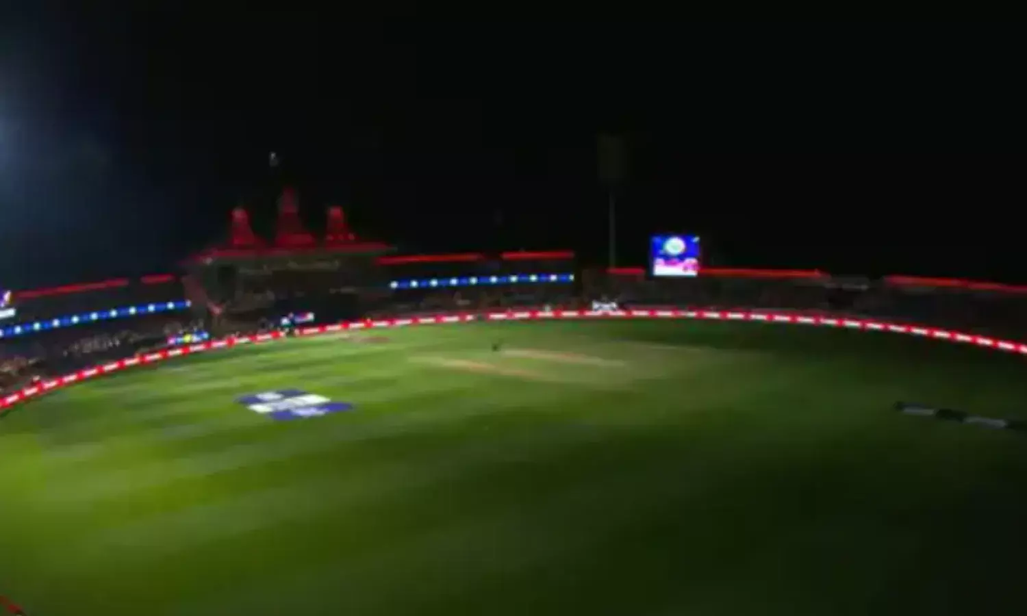 धर्मशाला में चल रहा पंजाब और दिल्ली के बीच IPL मैच अचानक रद्द, जानिए क्या है इसके पीछे की बड़ी वजह