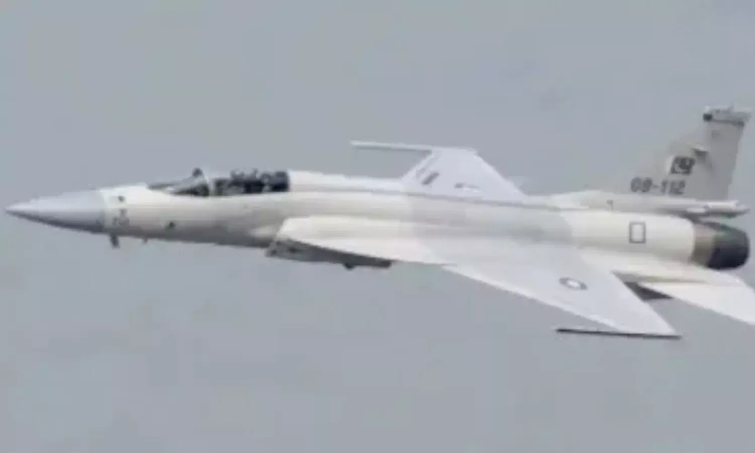 पठानकोट सेक्टर में एक पाकिस्तानी वायुसेना के जेट को मार गिराया