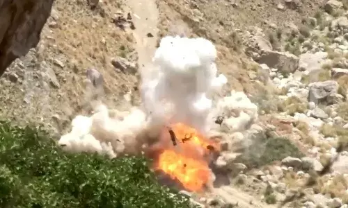 BLA ने IED बम से उड़ाई गाड़ी, 12 जवानों की मौत