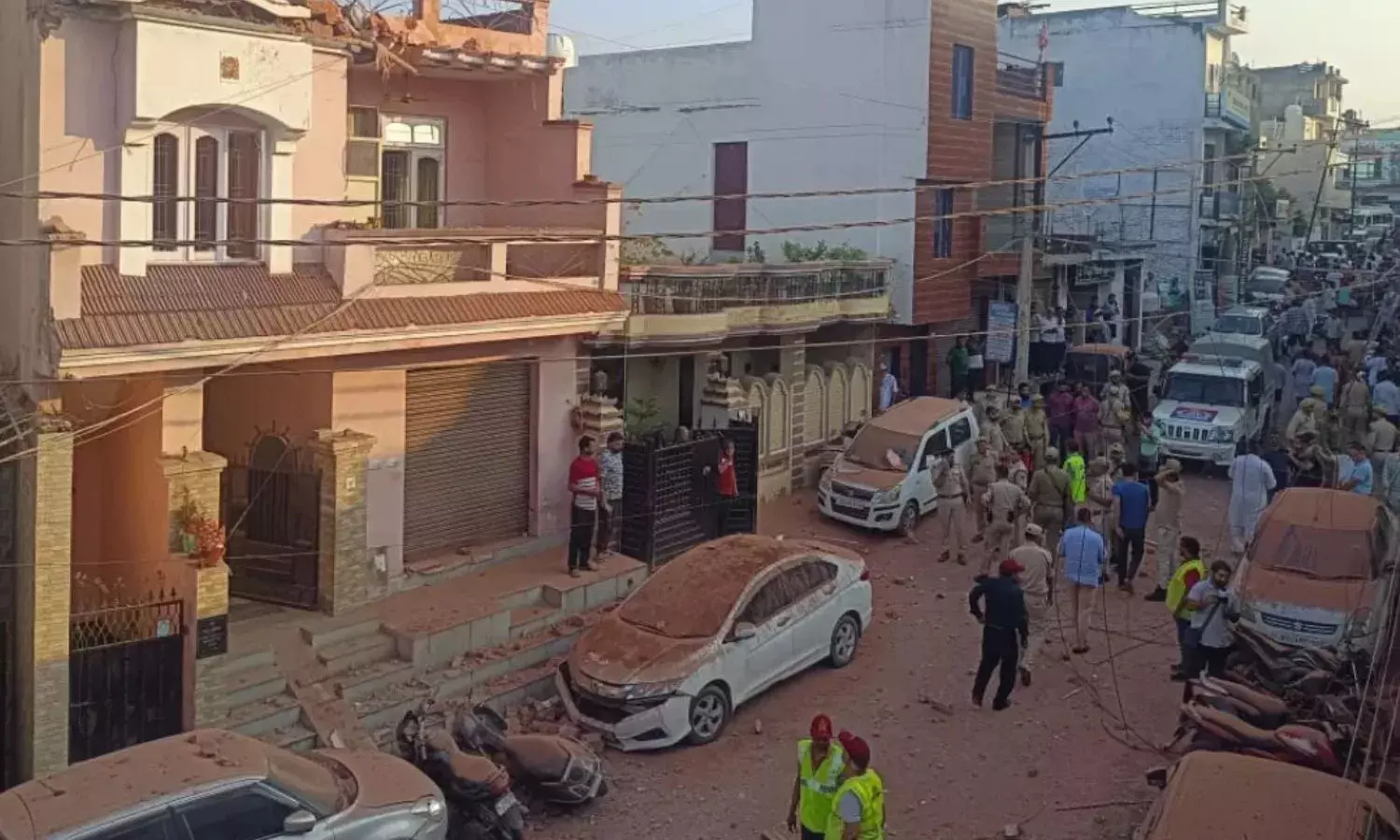 श्रीनगर में सतह से हवा में मारने वाली मिसाइल प्रणाली सक्रिय, पाकिस्तान के साथ भारी मुठभेड़ जारी