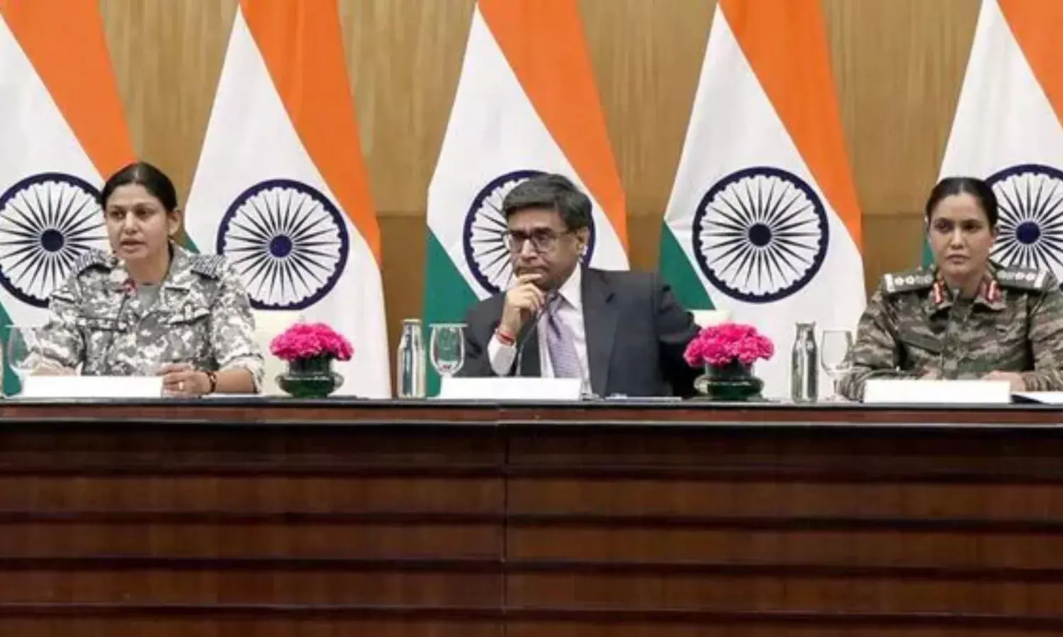 भरात के सैन्य ठिकाने सुरक्षित, पाक फैला रहा झूठी खबर, कर्नल सोफिया और विंग कमांडर व्योमिका ने बताई पाक की करतूत